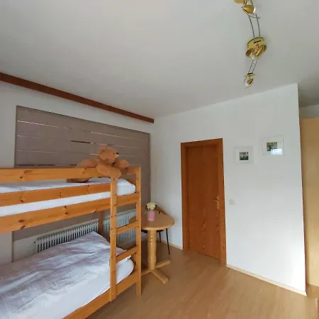 Karlsdorfer Hof מלון 2*