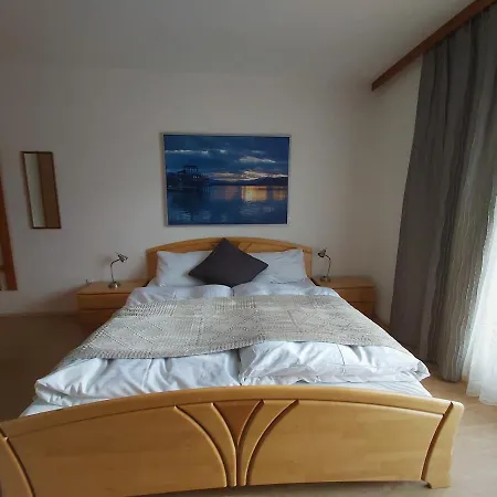 Karlsdorfer Hof 2*