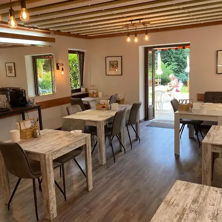 Karlsdorfer Hof 2* سيبودن