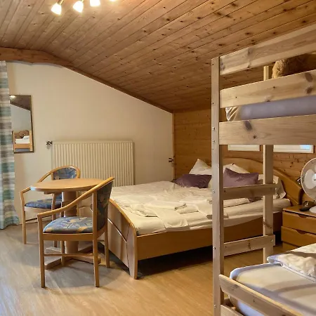 Karlsdorfer Hof 酒店 塞博登