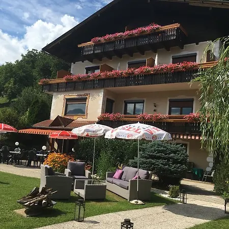 Hotell Karlsdorfer Hof 2*