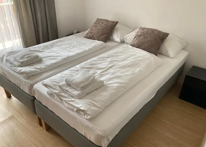 Karlsdorfer Hof Szálloda 2*